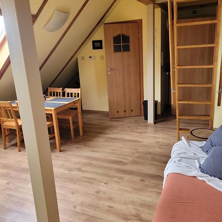 Apartamenty Na Poddaszu Bierdzany Zewnętrze zdjęcie