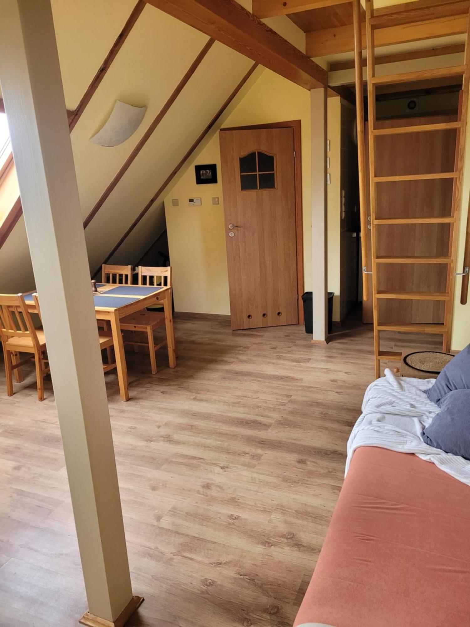 Apartamenty Na Poddaszu Bierdzany Zewnętrze zdjęcie